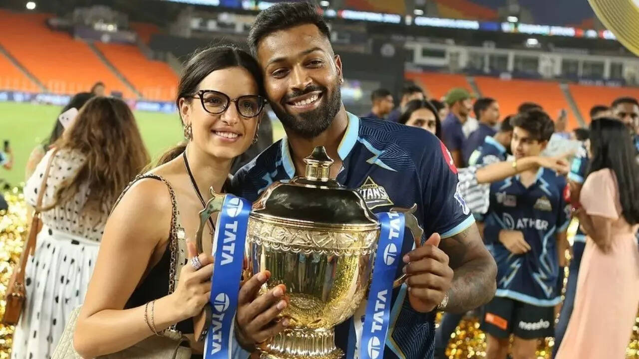 Natasa Stankovic gets emotional after Hardik Pandya's team's win at IPL 2022