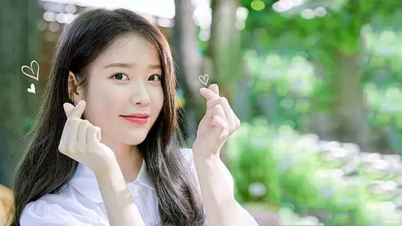 IU