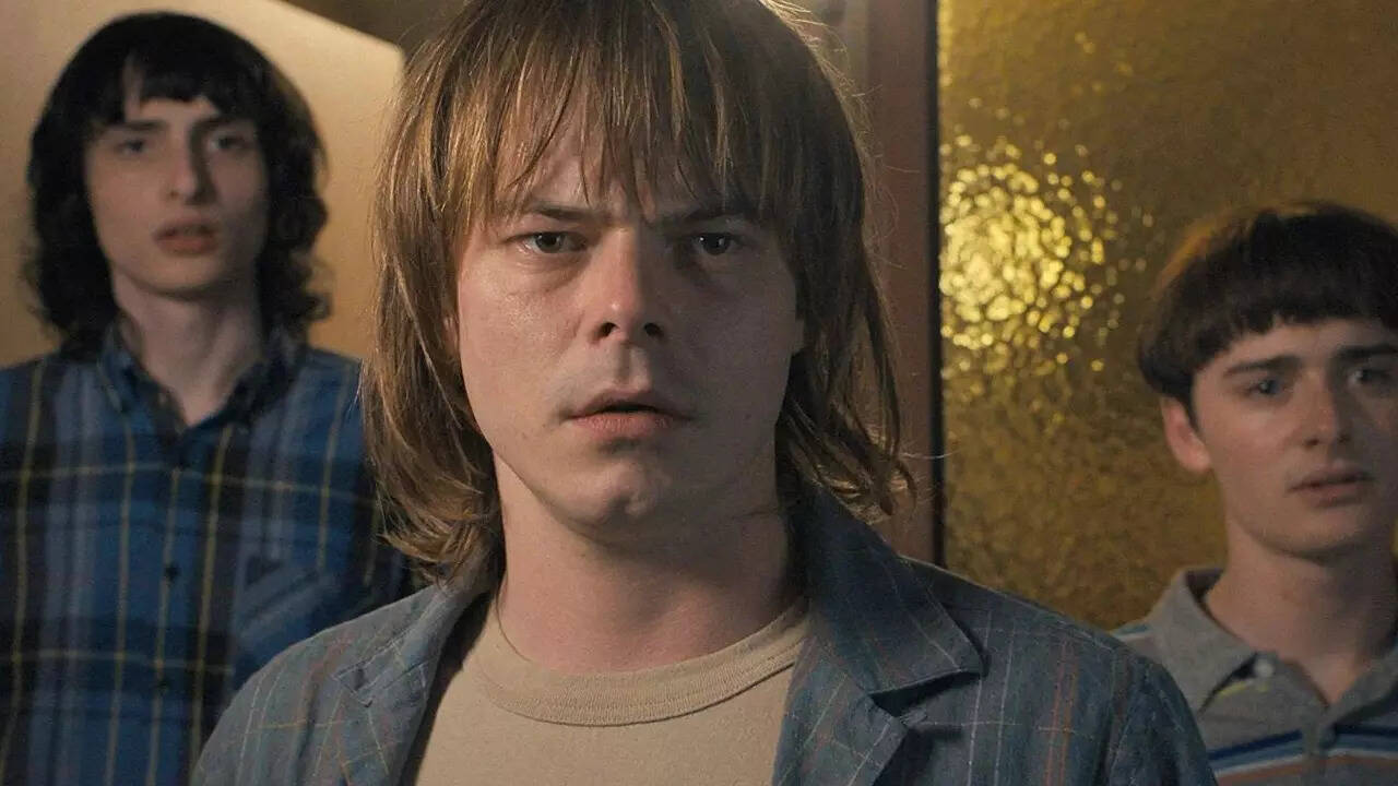 Stranger Things star Charlie Heaton responds fan complaints over his recent character