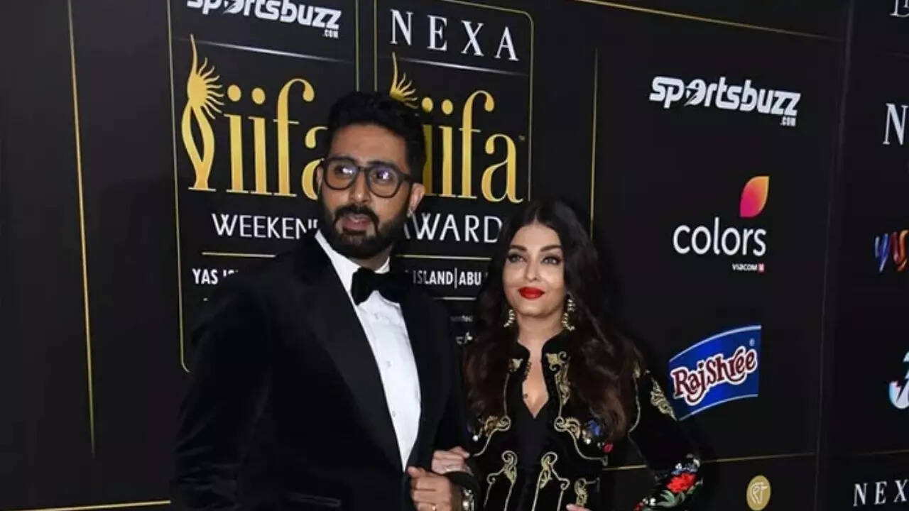 IIFA Awards 2022: Aishwarya Rai sizzles in Rohit Bal outfit, twins with hubby Abhishek