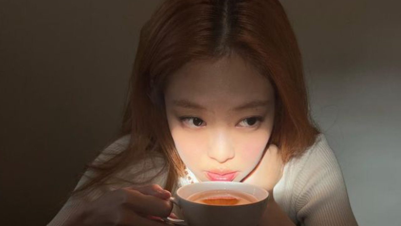 Blackpink's Jennie sips on tea