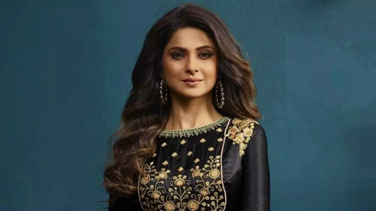 Jennifer Winget Code M