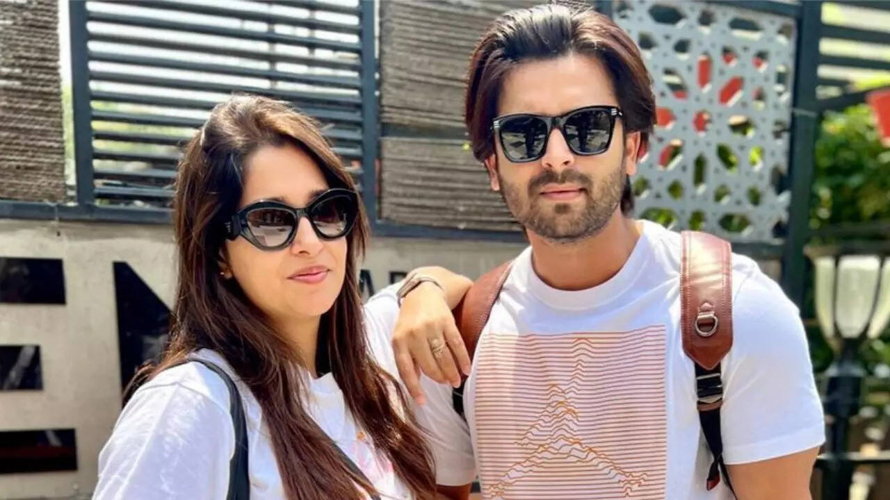 Dipika Kakar gives a cute surprise to hubby Shoaib Ibrahim