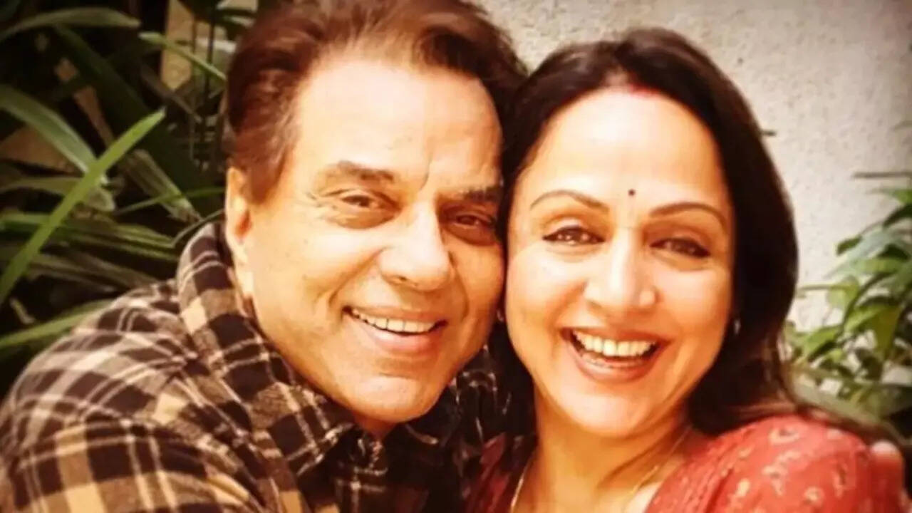 Did you know Dharmendra once paid Rs 2000 just to hug Hema Malini