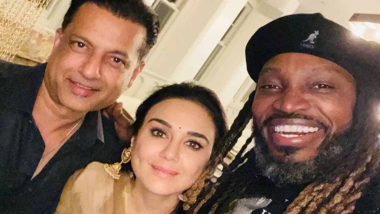 Preity Zinta shares glimpse of her 'weekend surprise' after bumping into Chris Gayle - SEE PICS