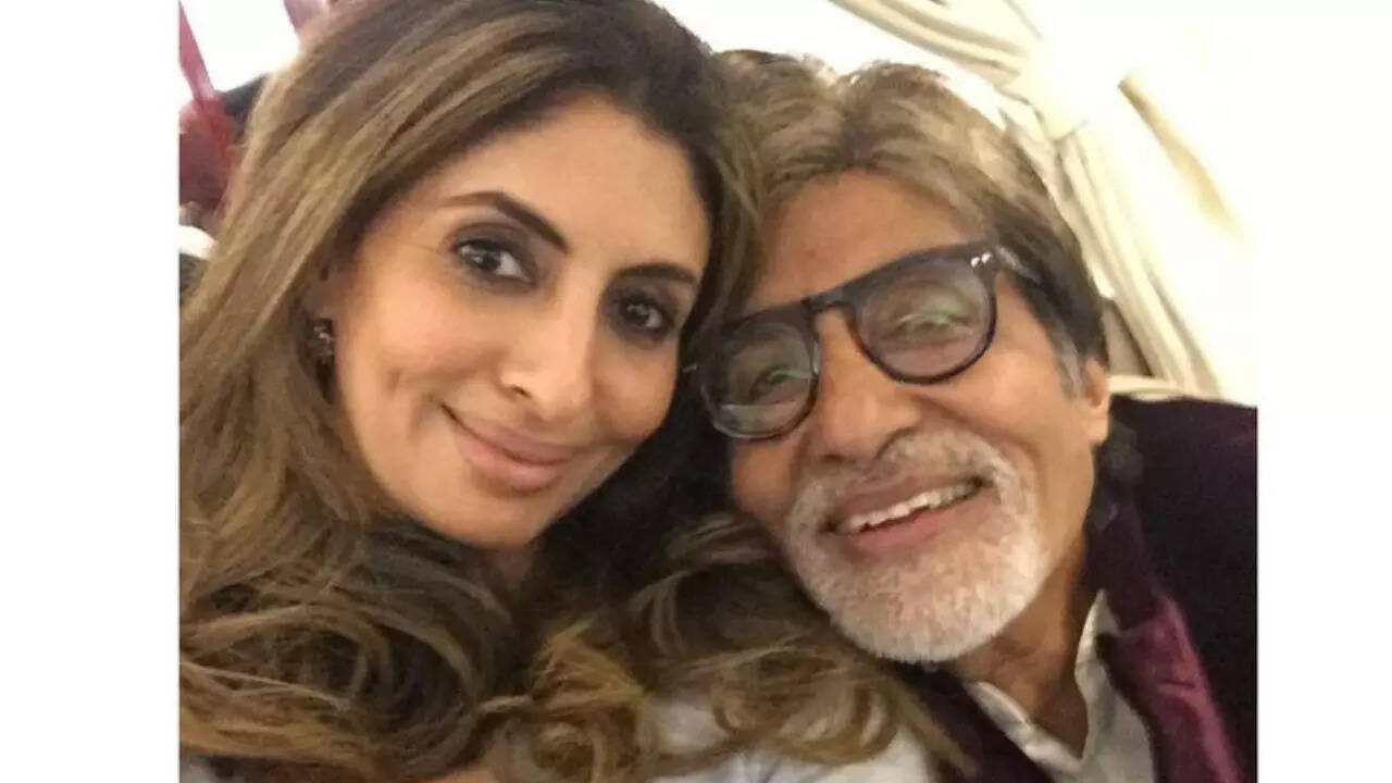 Shweta Bachchan shares pic with Big B