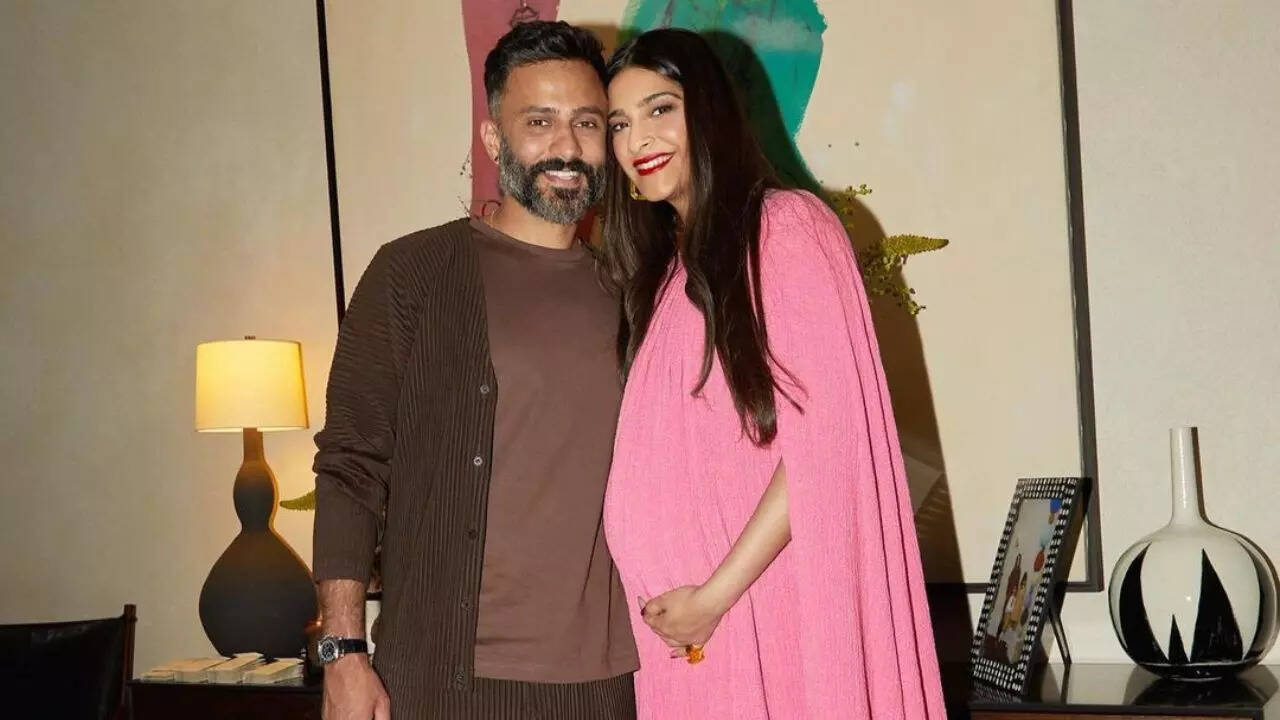 Sonam Kapoor shares throwback pic with Anand Ahuja