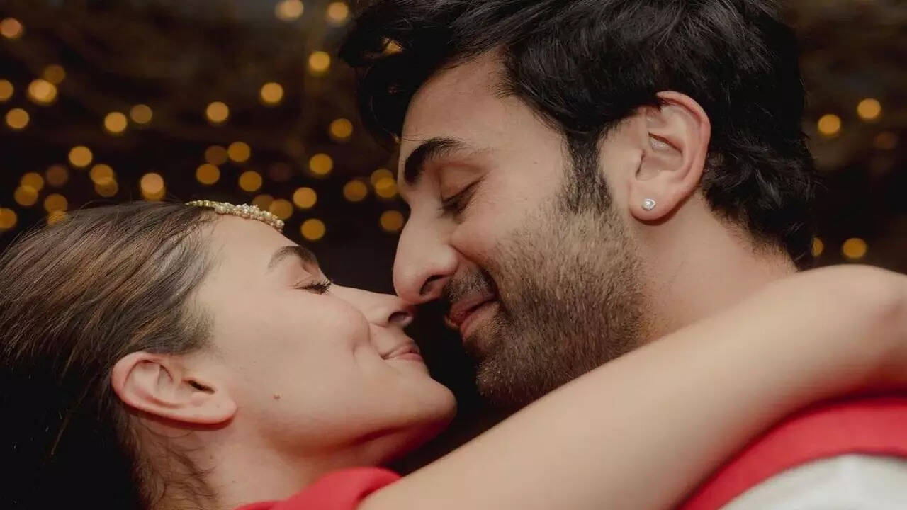 Ranbir Kapoor opens up about his future plans with wife Alia Bhatt, Shamshera actor says, 'Abhi mujhe family banani hai'