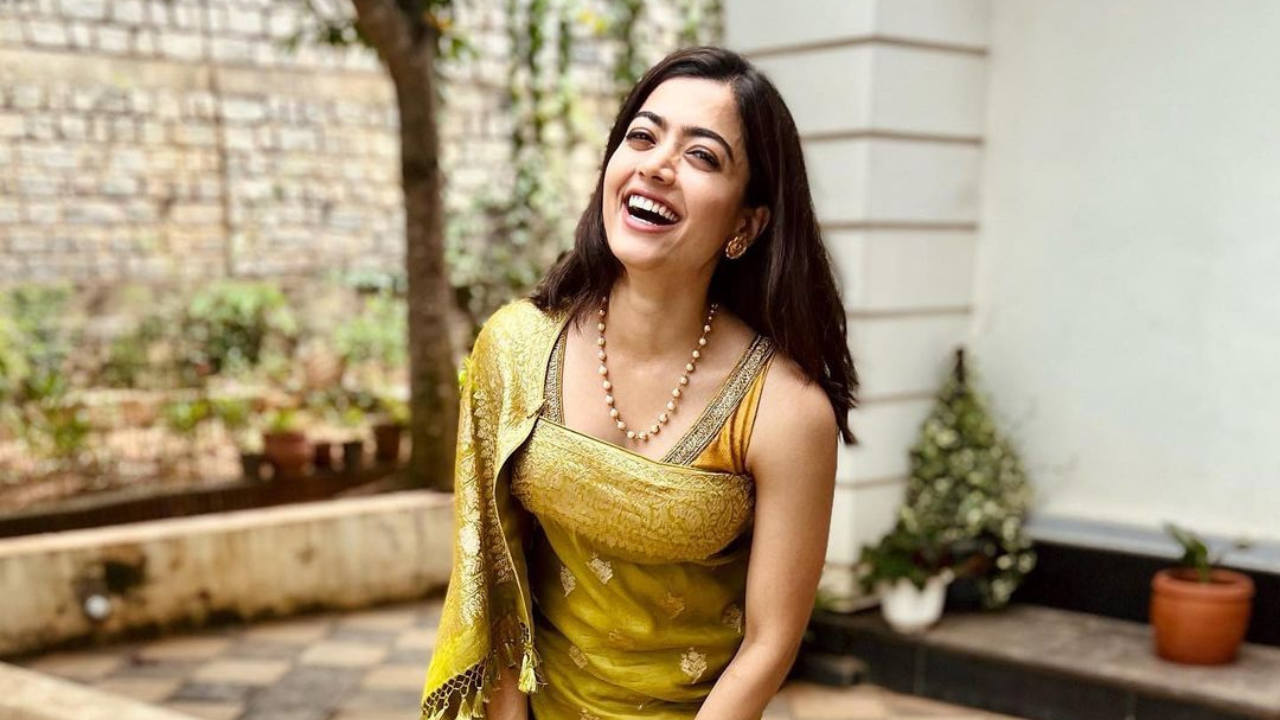 Rashmika Mandanna has epic reaction to news of her demanding flight tickets for pet pooch