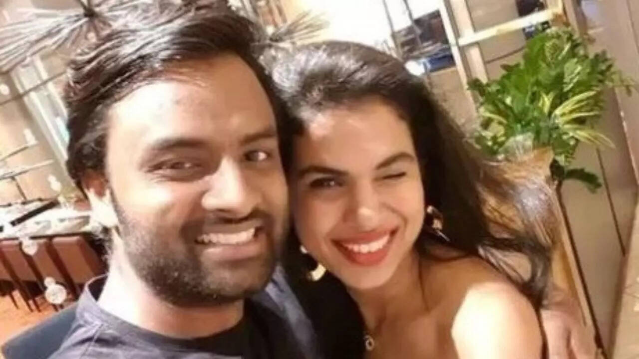 Vedala Hemachandra, wife Sravana Bhargavi deny separation rumours