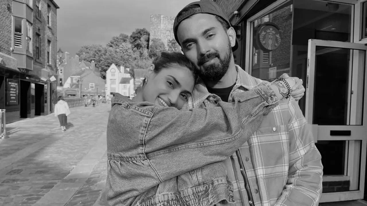 Athiya Shetty showers beau KL Rahul with love as he shares health update