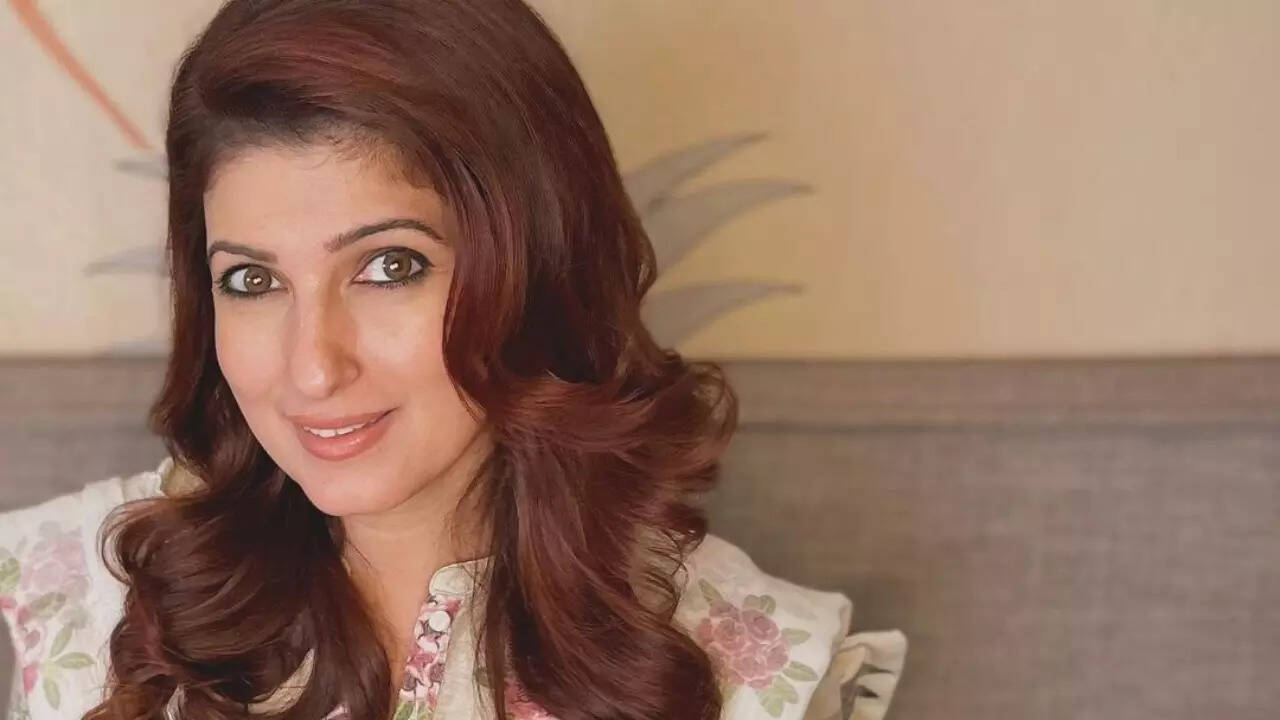 Twinkle Khanna drops glimpse of man selling pirated copies of her books: 'One of my happiest moments'