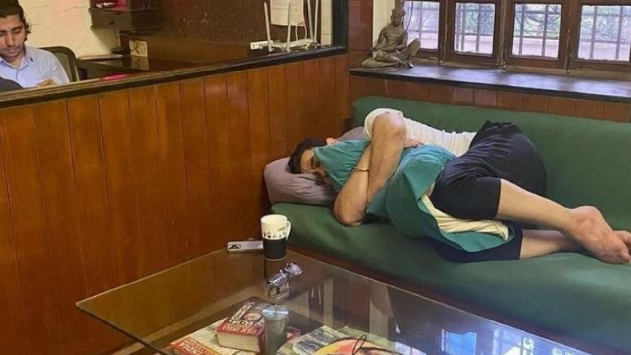 Aamir Khan takes power nap in the midst of Laal Singh Chaddha post-production