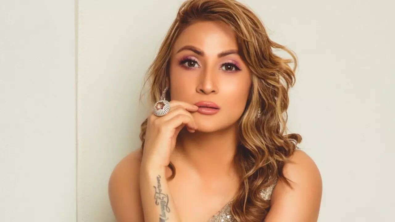 Urvashi Dholakia