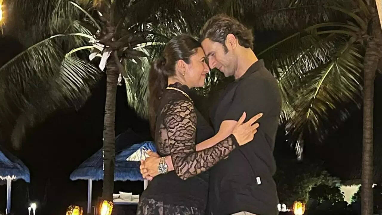 Divyanka-Vivek celebrate anniversary in Maldives