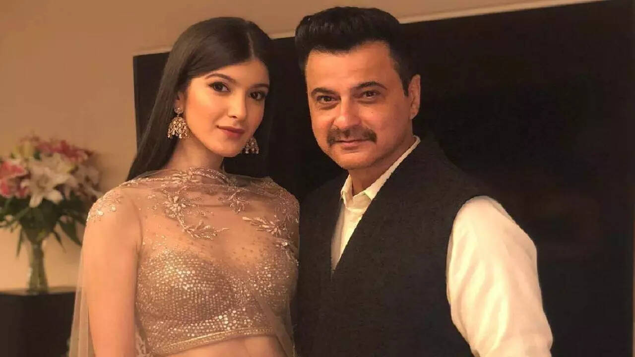 Sanjay Kapoor talks about daughter Shanaya Kapoor's Bollywood debut, reveals, 'She has been training for the last 8-9 years'