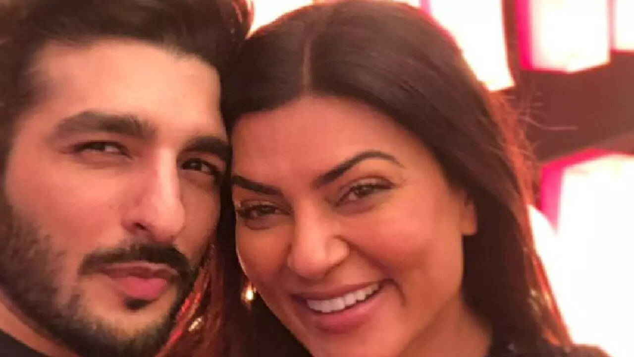 Rohman Shawl, Sushmita Sen