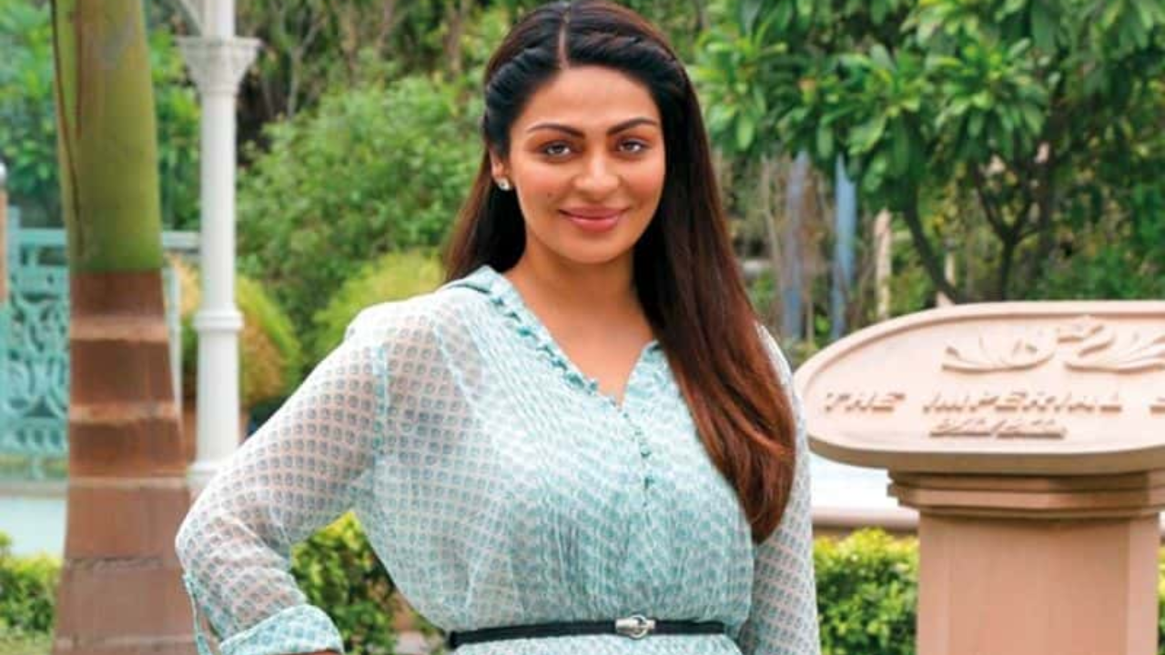 Neeru Bajwa