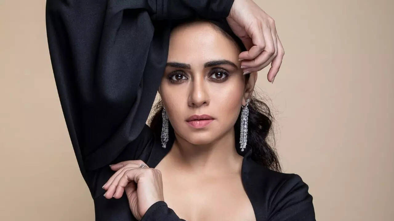 Amruta Khanvilkar