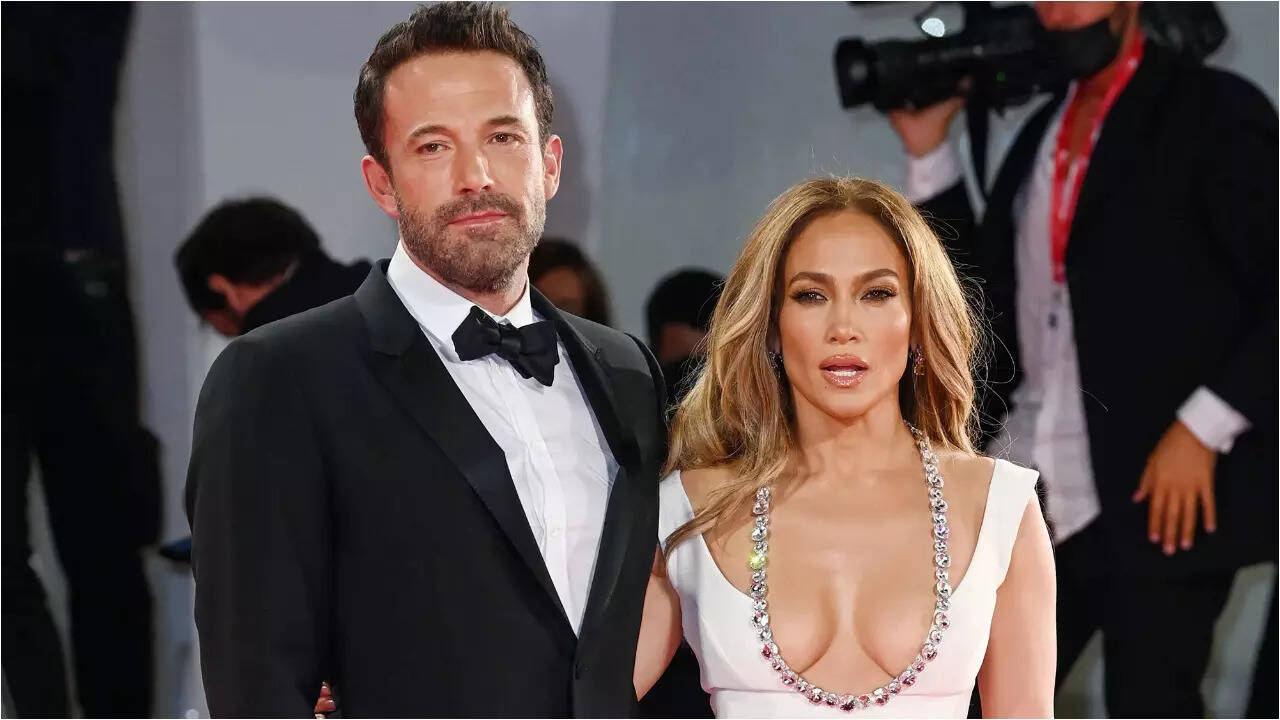 Jennifer Lopez reveals husband Ben Affleck likes her without makeup