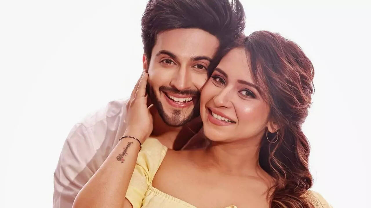 Mom-to-be Vinny Arora reveals how hubby Dheeraj is taking care of her