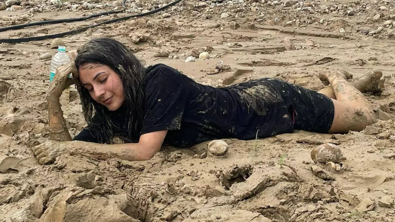 Shehnaaz Gill plays with mud