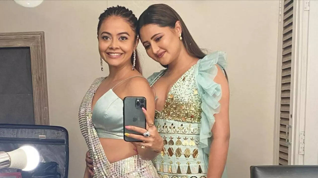 Rashami, Devoleena end their tiff? Here's what we know