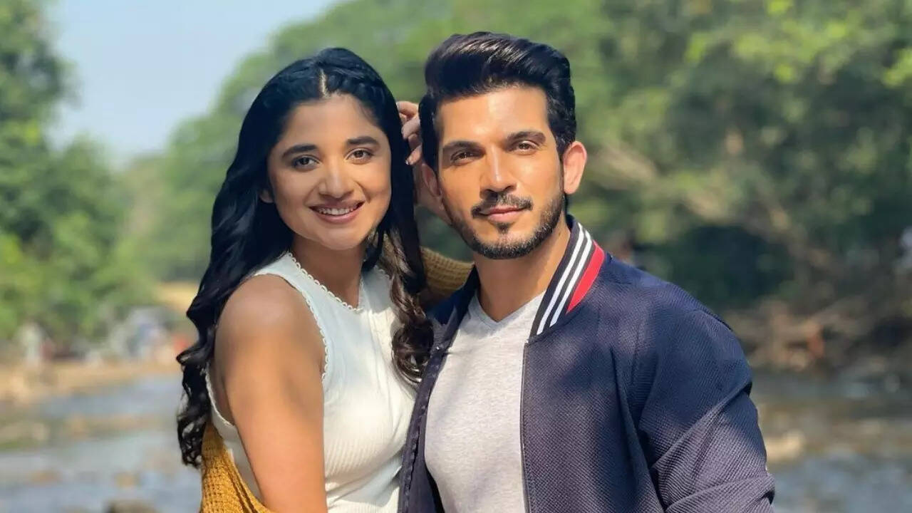 Kanika Mann reveals Arjun Bijlani pushed her into the pool