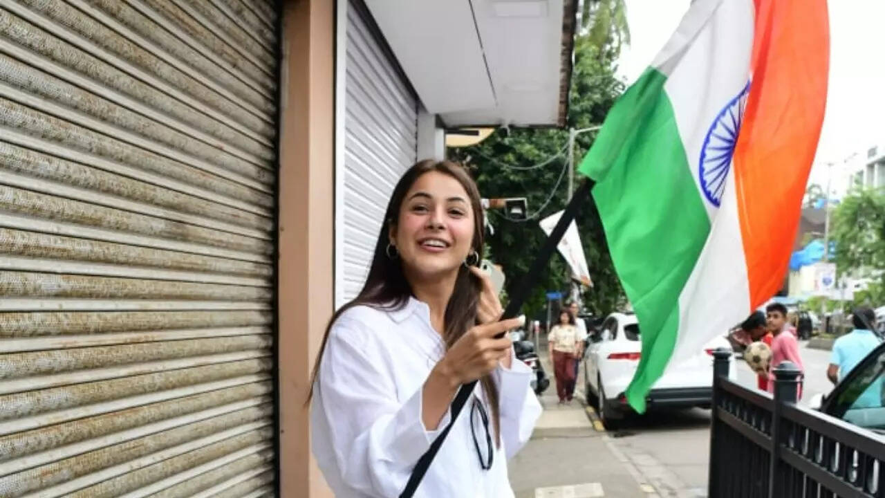 Shehnaaz Gill waves Tricolour