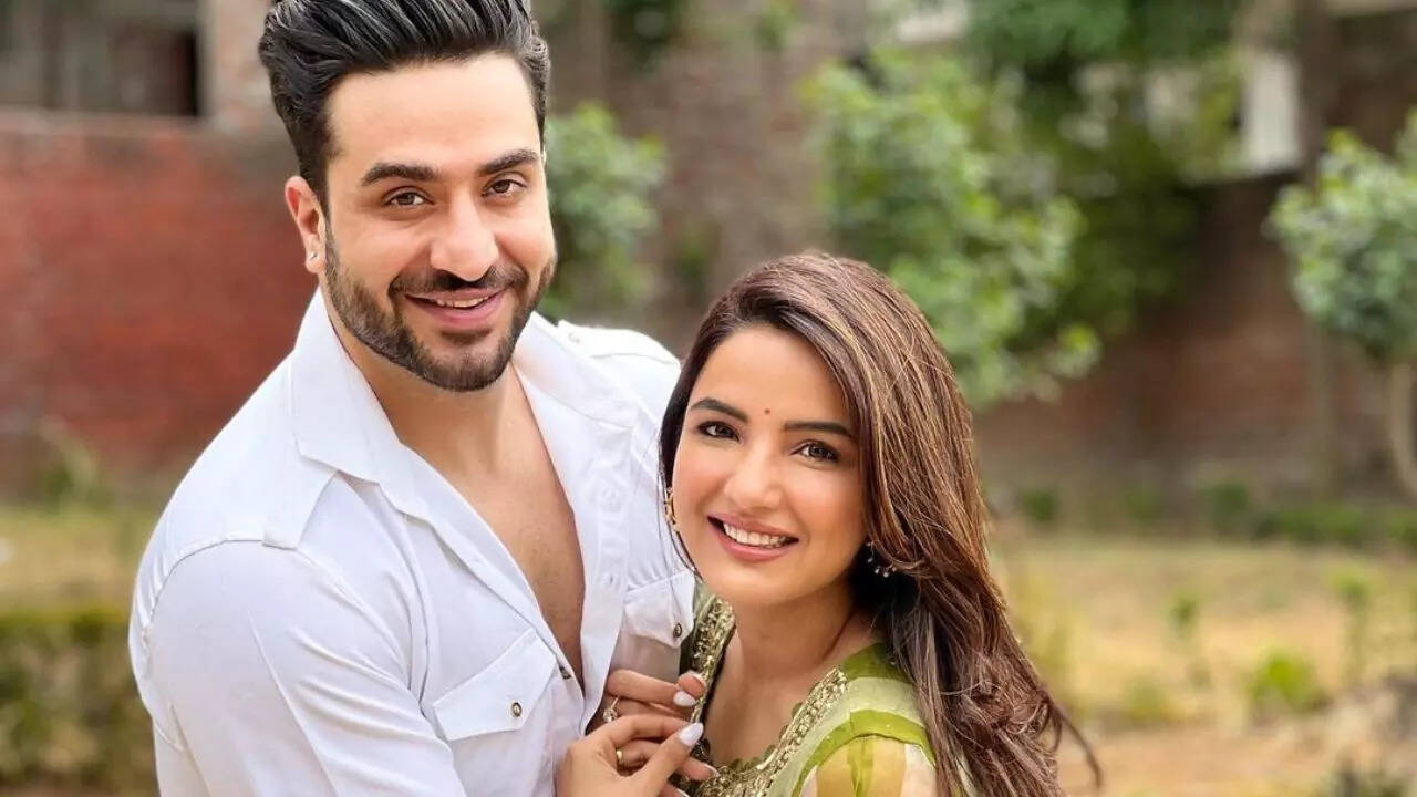 Jasmin Bhasin, Aly Goni