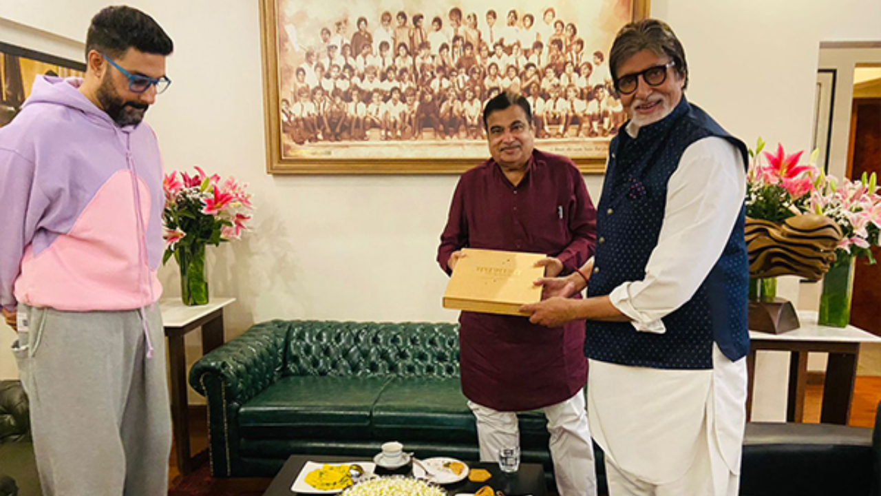 Nitin Gadkari meets Amitabh Bachchan, Abhishek Bachchan