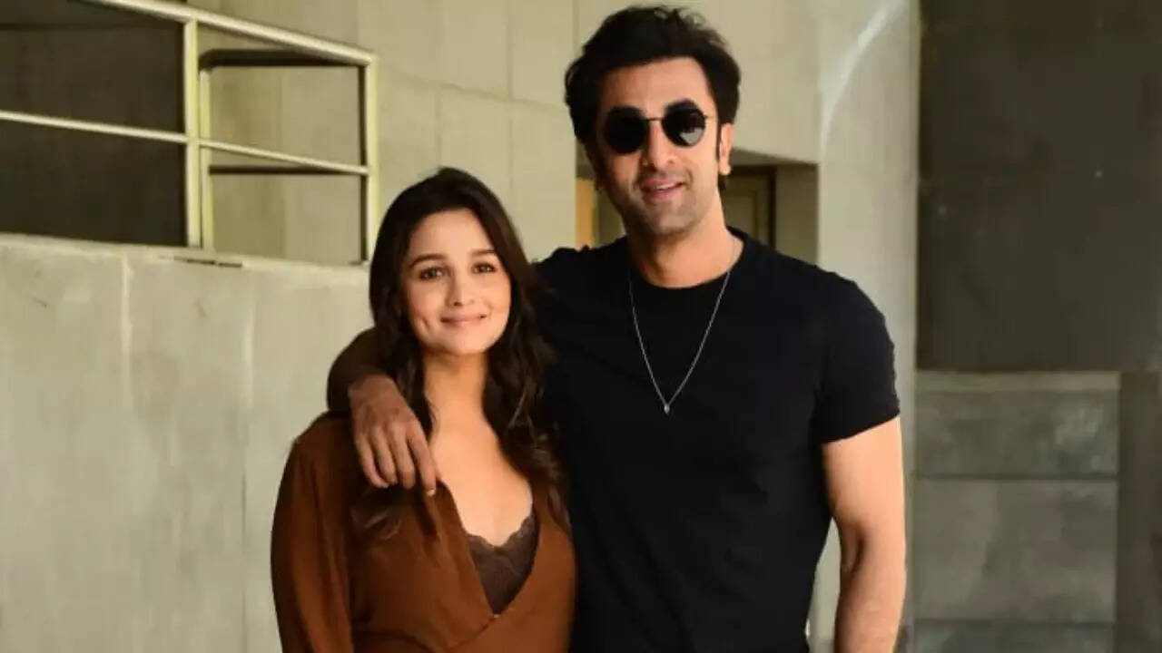 Ranbir Kapoor slammed for 'fat-shaming' pregnant wife Alia Bhatt on camera, netizens say, 'That is mean!'