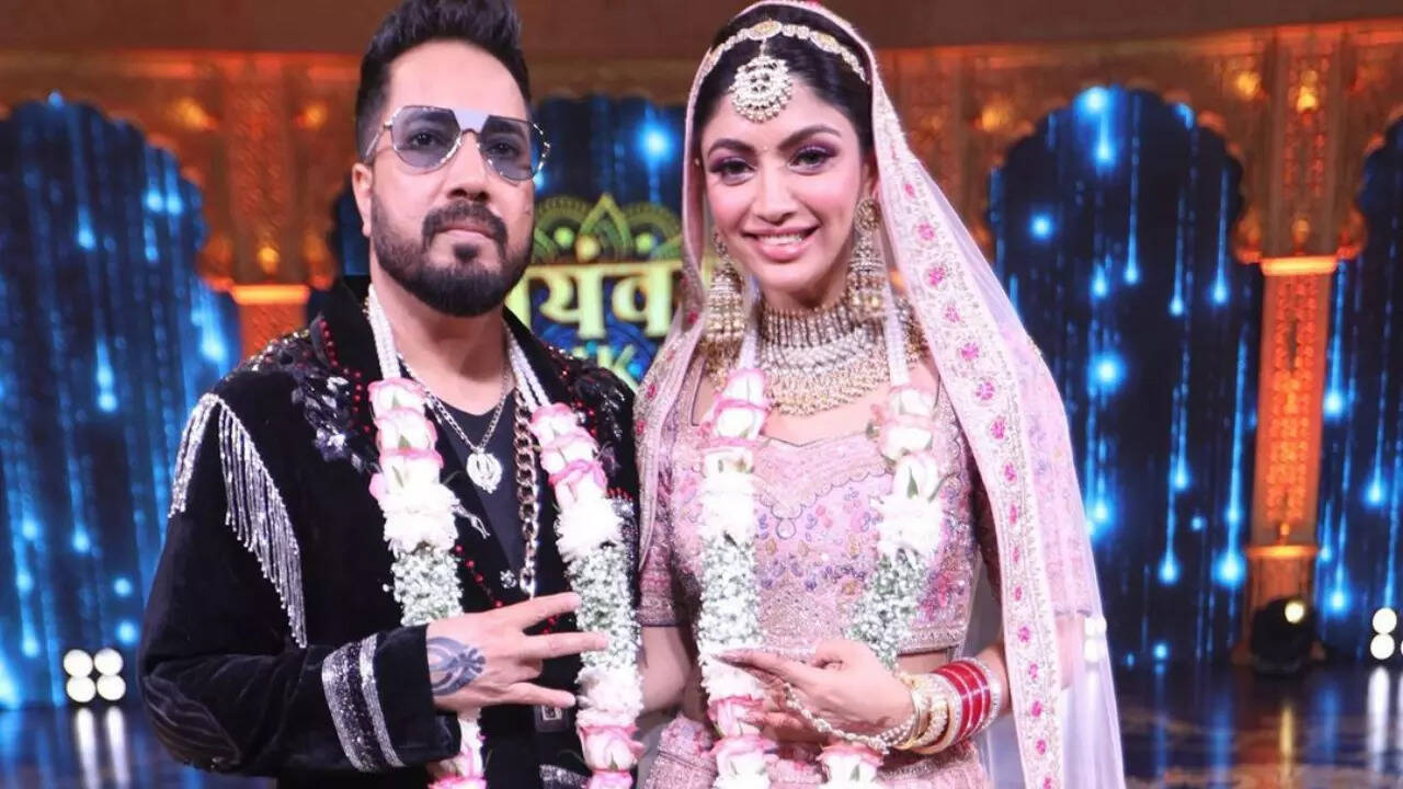 Akanksha Puri and Mika Singh