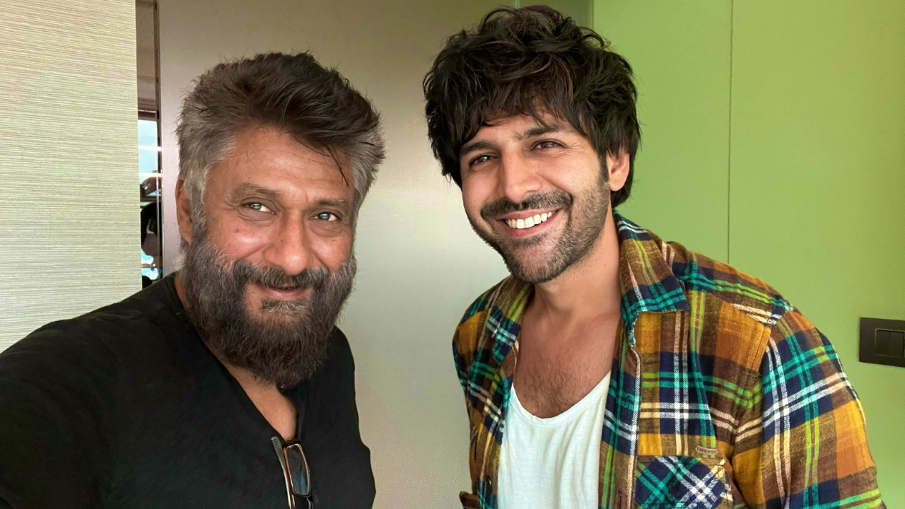 Vivek Agnihotri shares pic with 'outsider' Kartik Aaryan