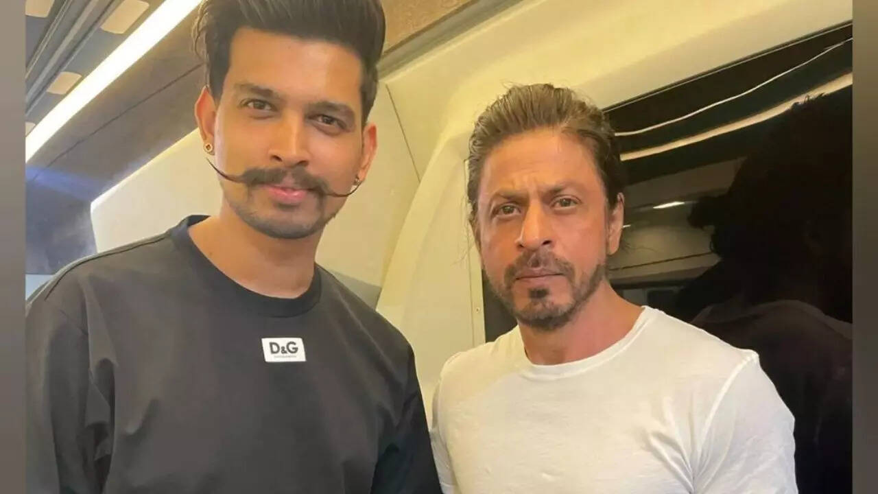 Shah Rukh Khan's unseen pic goes viral