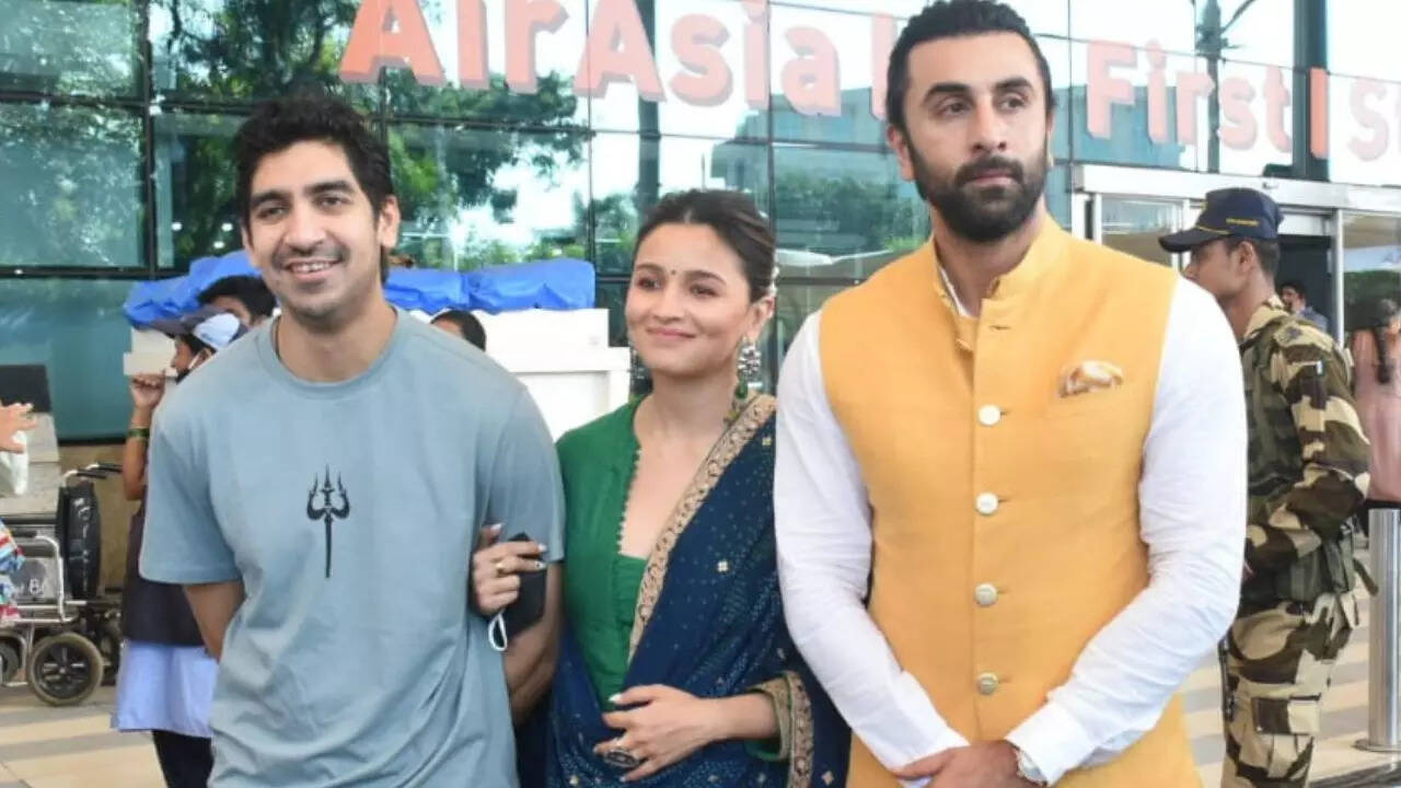 Alia Bhatt, Ranbir Kapoor papped in Mumbai