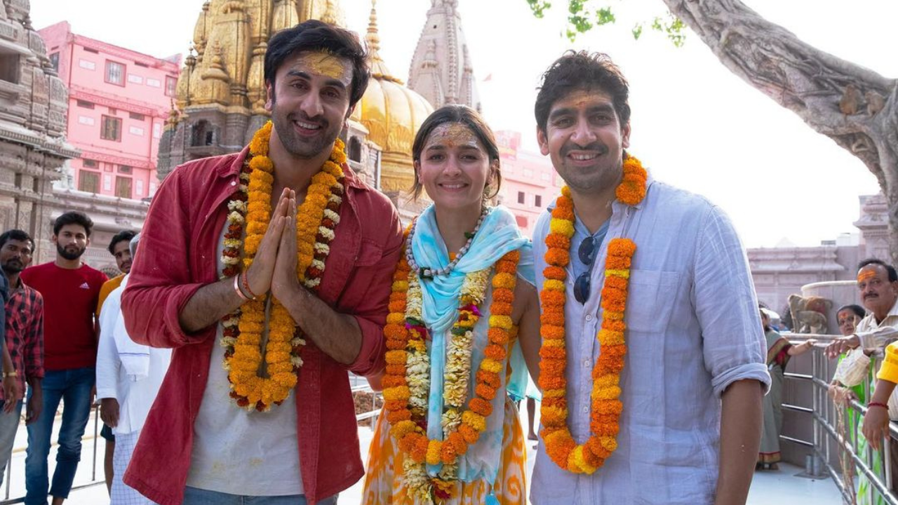 Ahead of Brahmastra releasem Ayan Mukerji seeks blessings at Mahakaleshwar temple