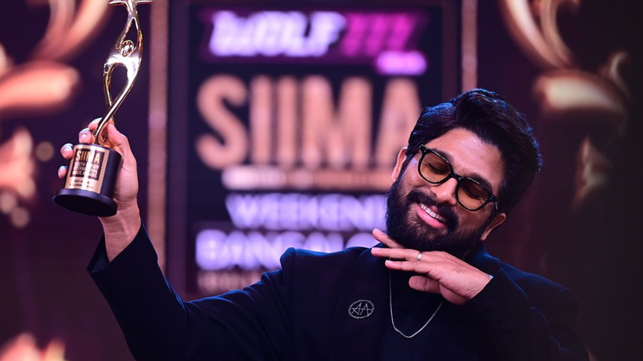 Allu Arjun wins Best actor (Telugu) for Pushpa at SIIMA 2022