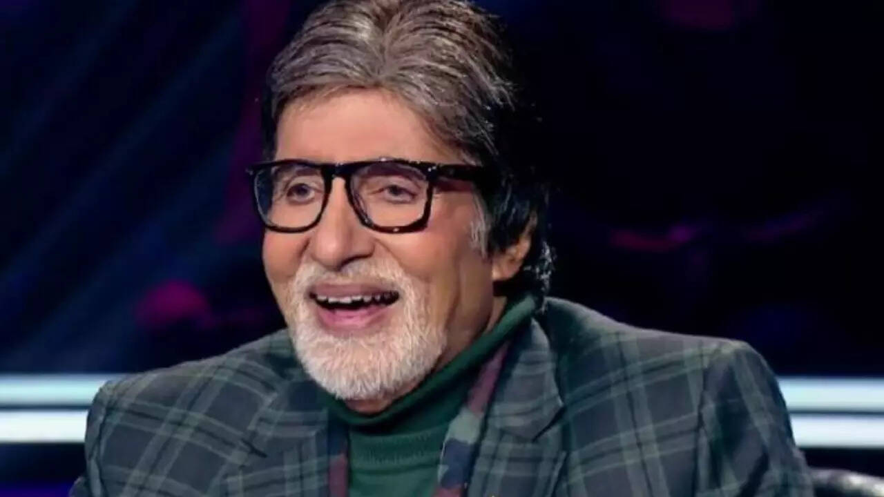 KBC 14 host Amitabh Bachchan narrates an incident regarding his fear of snakes in the latest episode