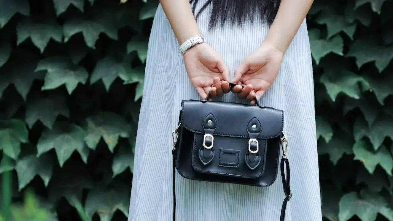 Things that every fashionista ought to have in her arm candy