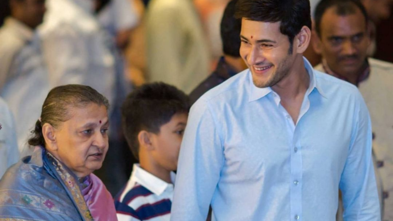 Mahesh Babu with his mother