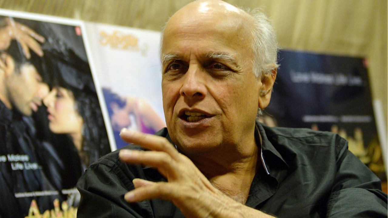 Mahesh Bhatt calls Shah Rukh Khan a 'great human being'