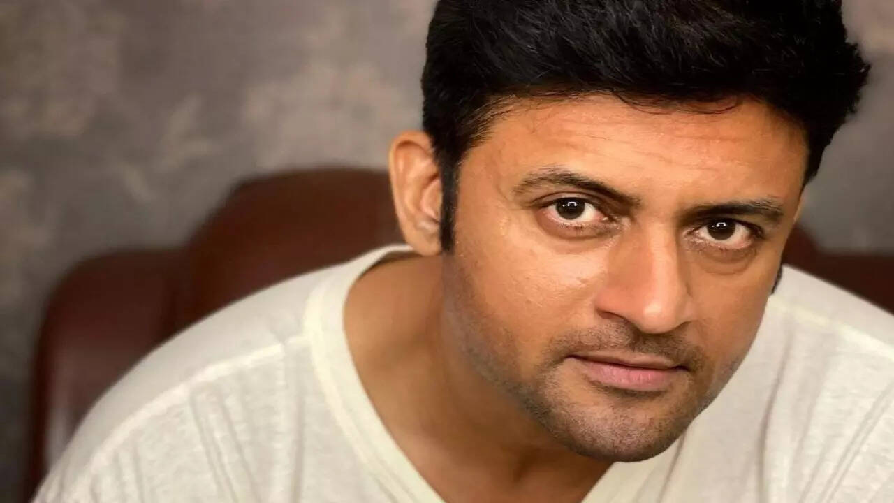 Manav Gohil.