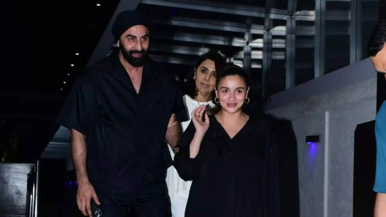 Alia Bhatt, Ranbir Kapoor and Neetu Kapoor