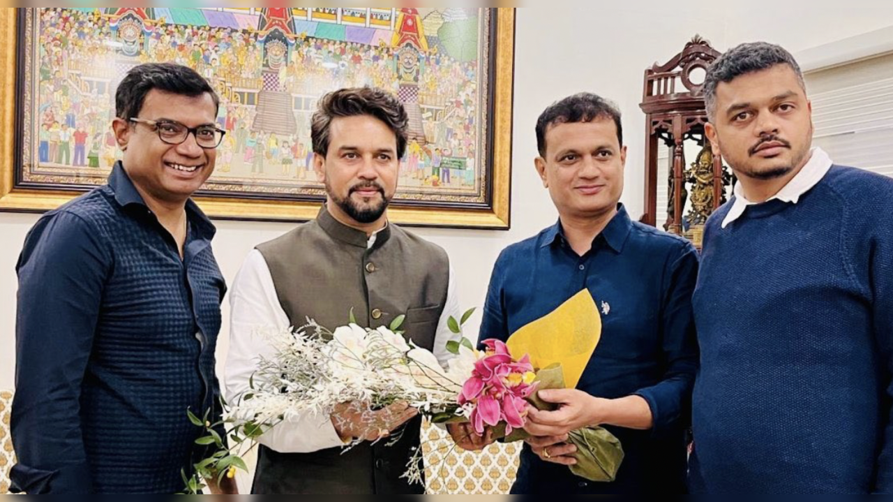 Anurag Thakur with the team