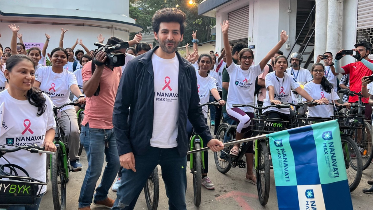 Kartik Aaryan flags off the Cyclothon for Breast Cancer Awareness