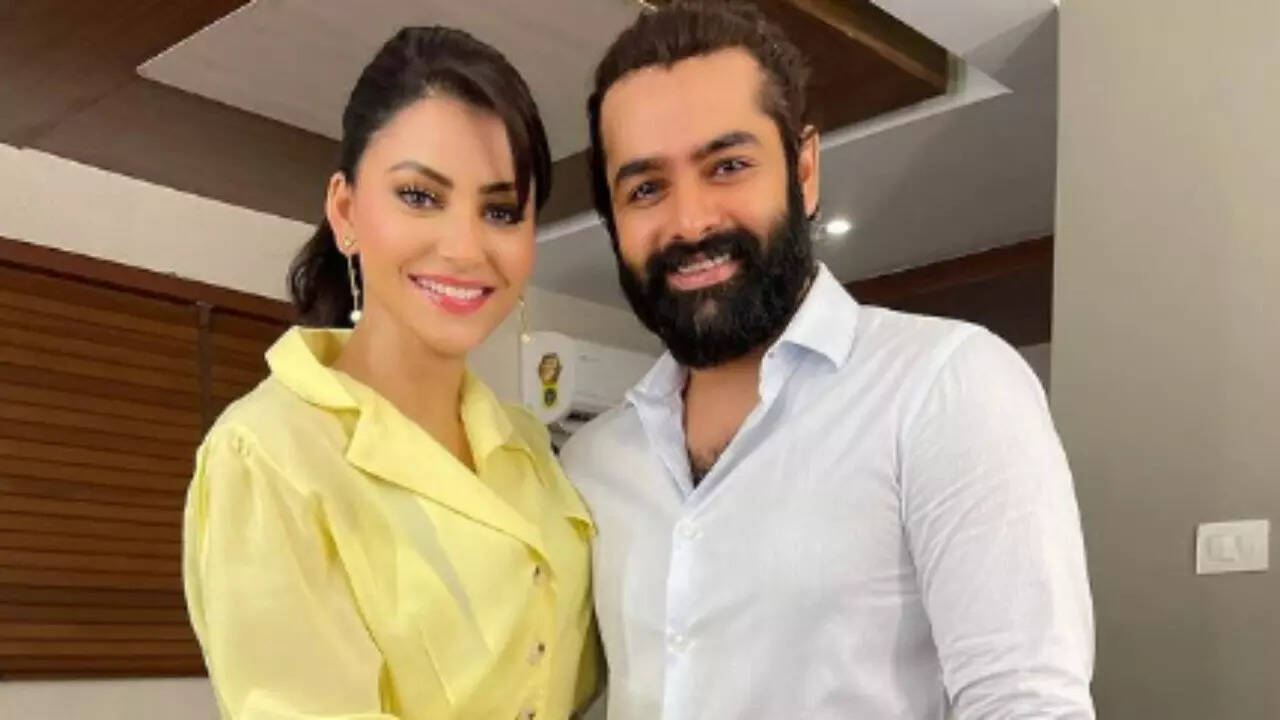 Urvashi Rautela and Ram Pothineni