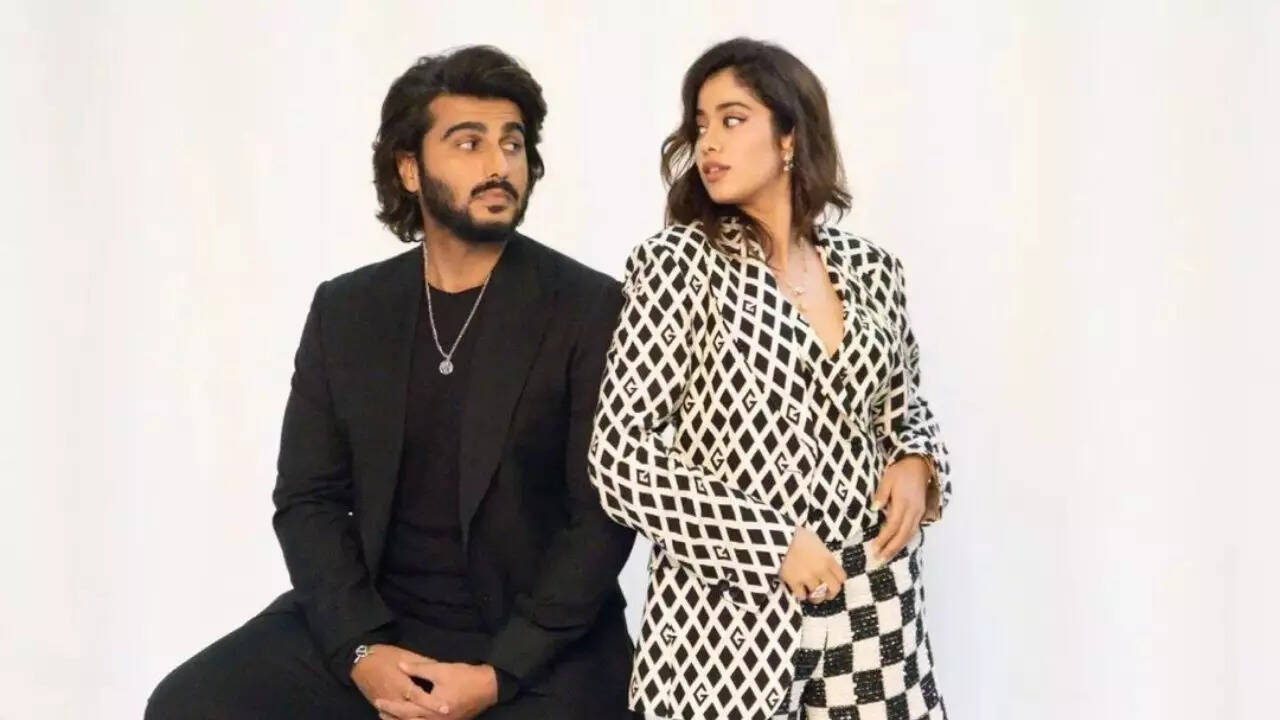 Arjun Kapoor reviews Janhvi Kapoor's Mili