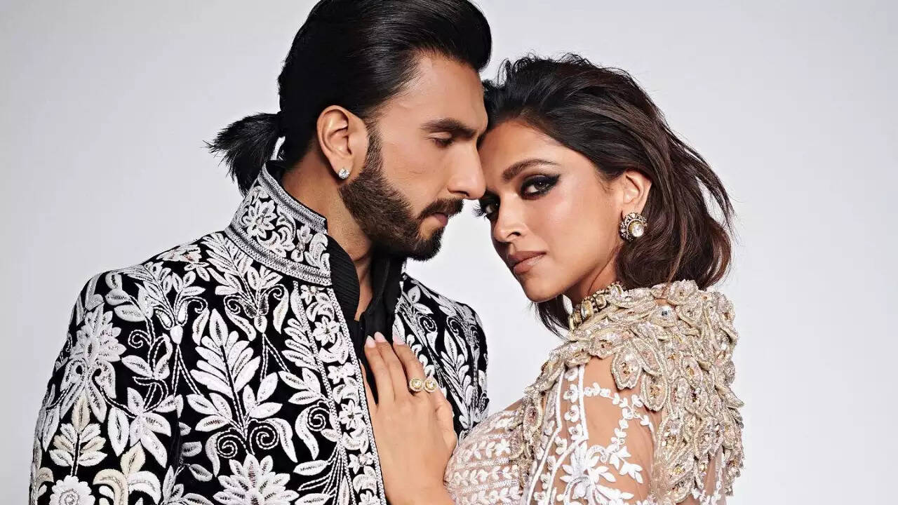 Ranveer Singh suprising wife Deepika Padukone on a 'busy' anniversary day with flowers and chocolates is pure husband goals