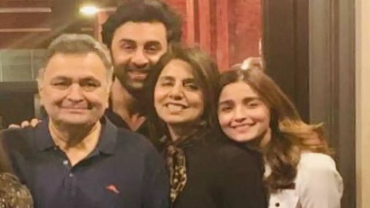 Rishi Kapoor with Alia and Ranbir